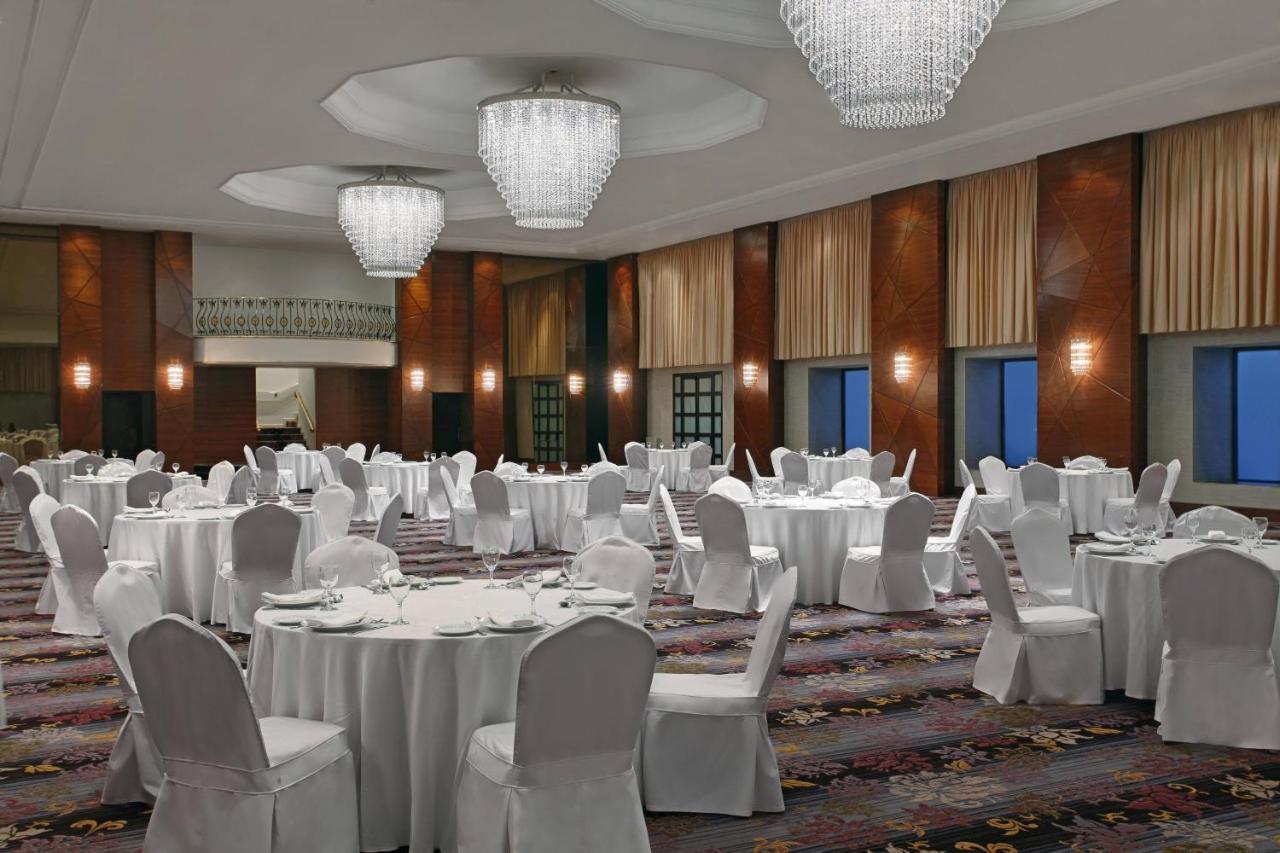 Le Meridien Jeddah Bagian luar foto The Grand Ballroom