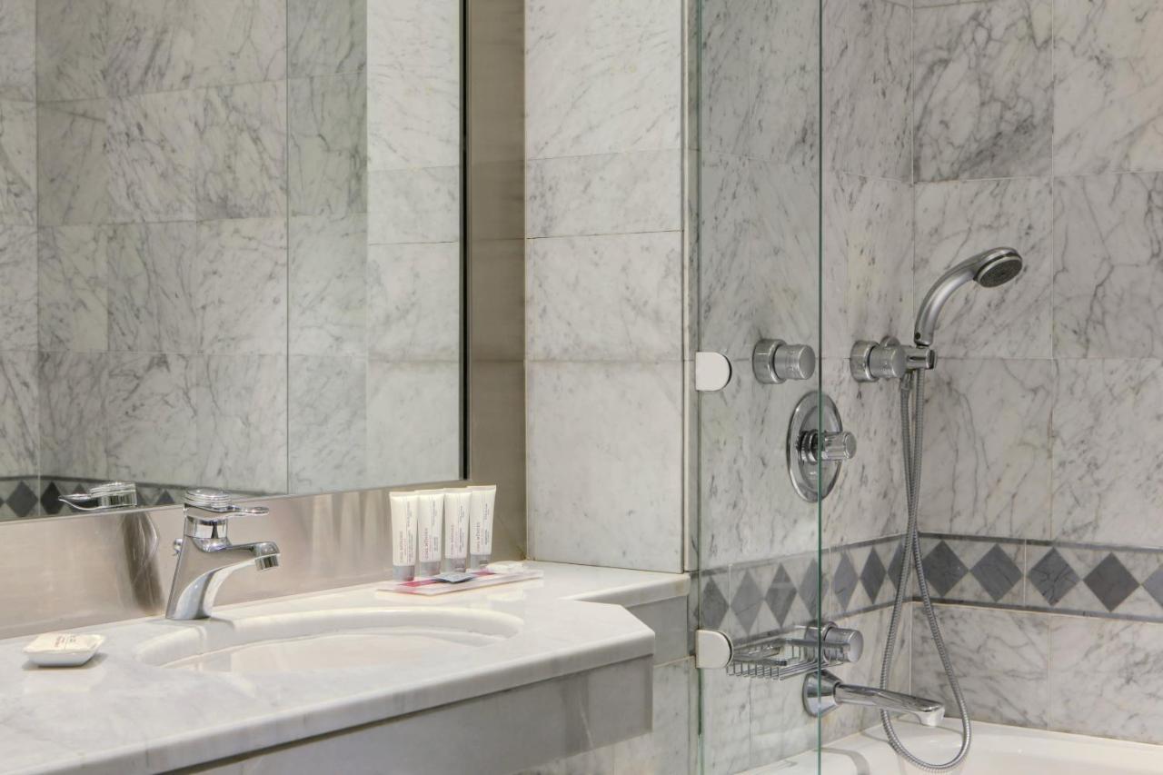 Le Meridien Jeddah Bagian luar foto Bathroom