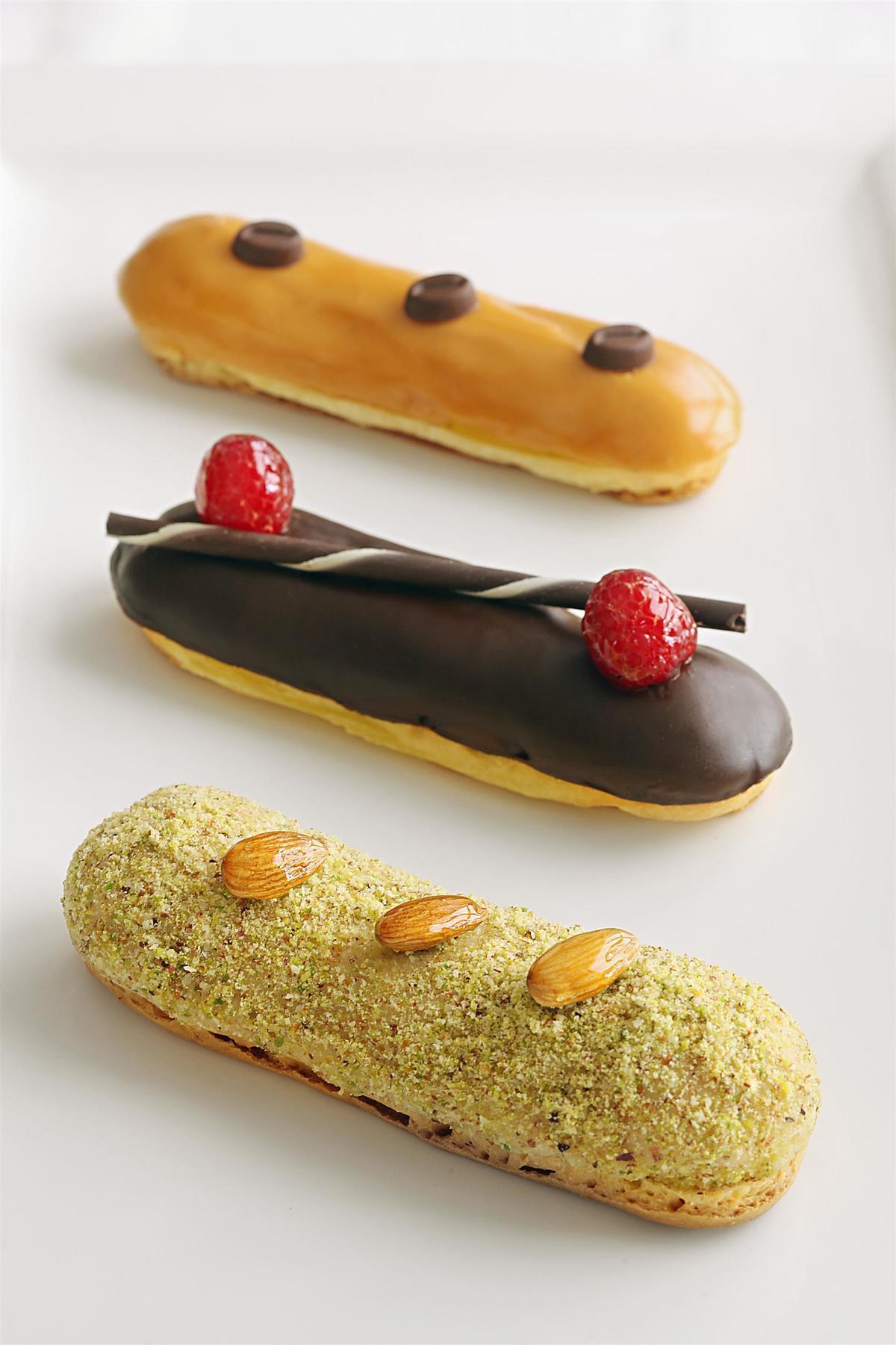 Le Meridien Jeddah Bagian luar foto Chocolate eclair