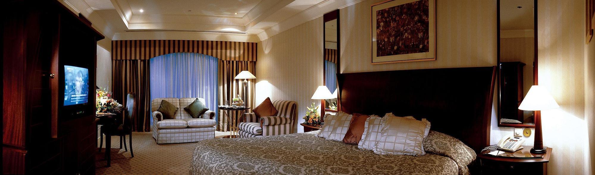 Le Meridien Jeddah Bagian luar foto A room at the hotel