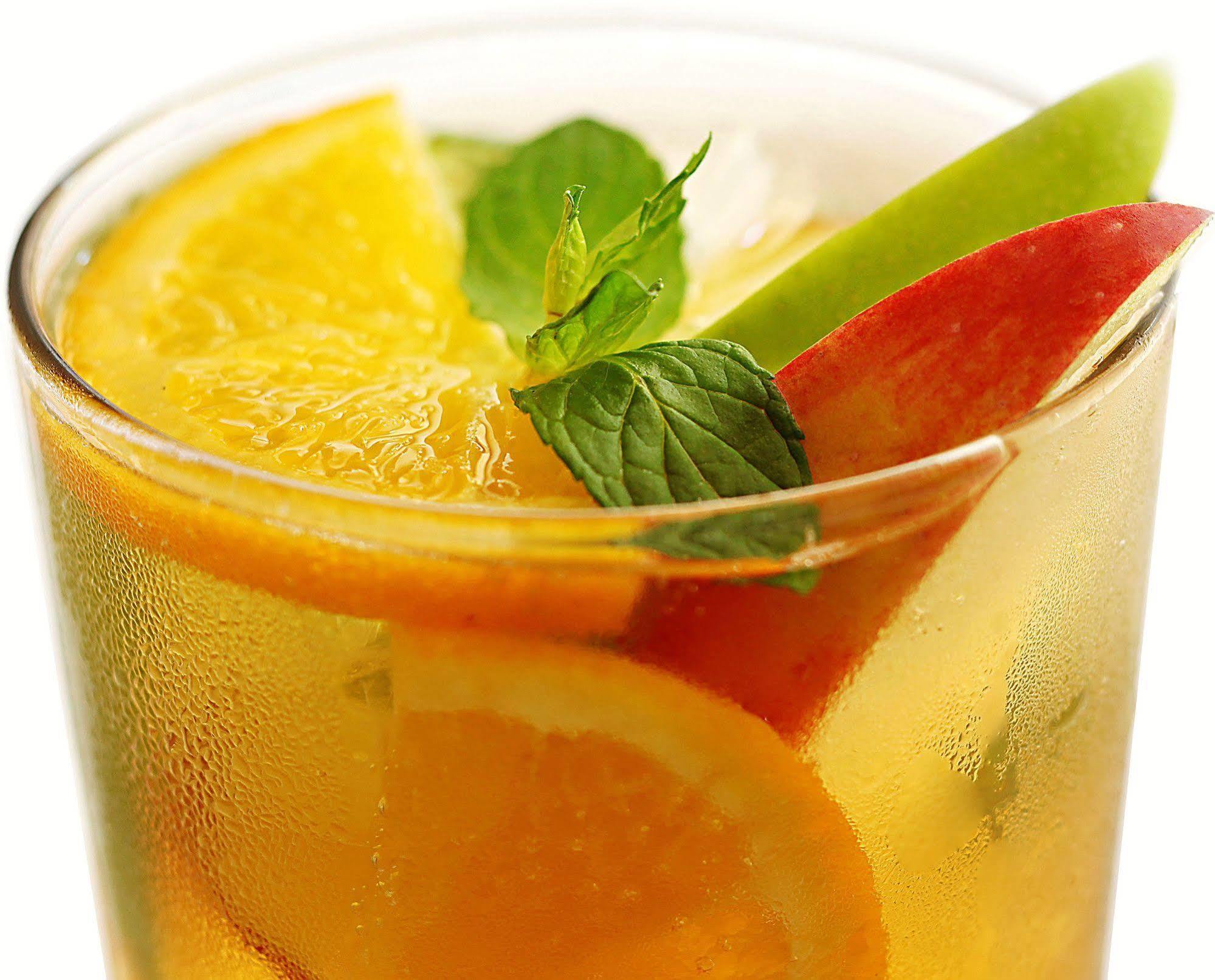 Le Meridien Jeddah Bagian luar foto A fruit cocktail