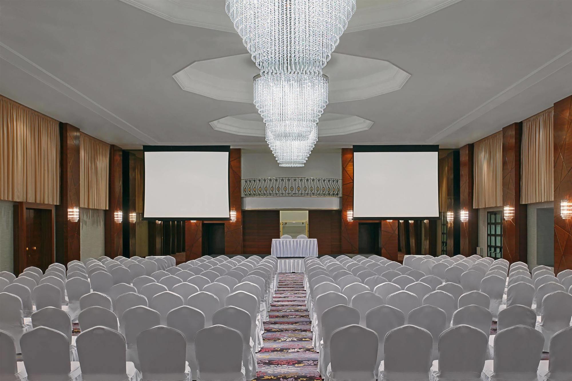 Le Meridien Jeddah Bagian luar foto The Grand Ballroom